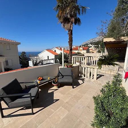 Toma With Sea View And Terrace In Brela