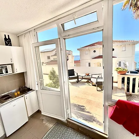 Toma With Sea View And Terrace In *